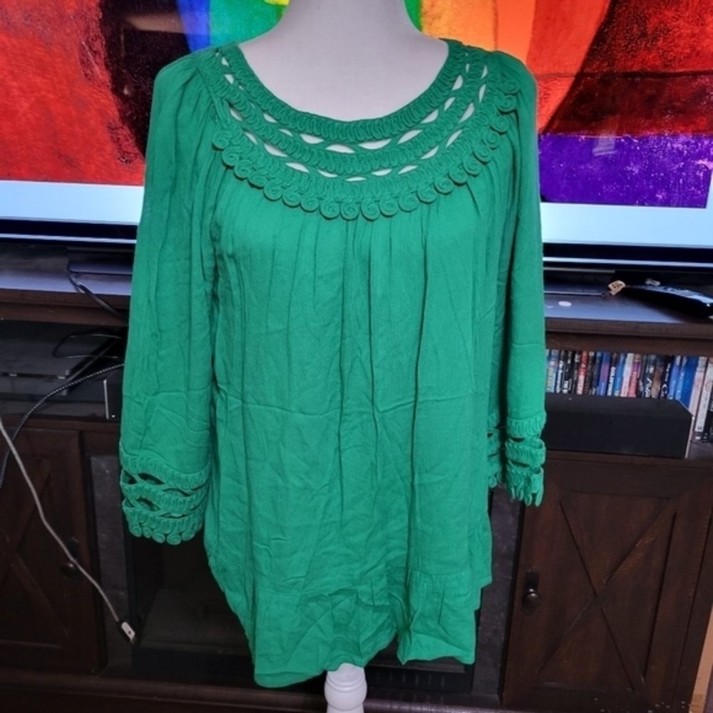 Andree by Unit size Small top NWT